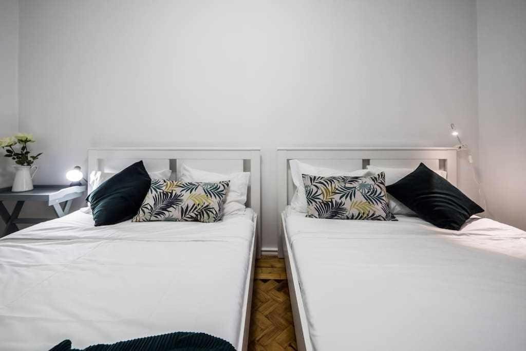 Apart Lisboa Confortavel 2 Quartos Com Terraco 奥迪韦拉什 外观 照片